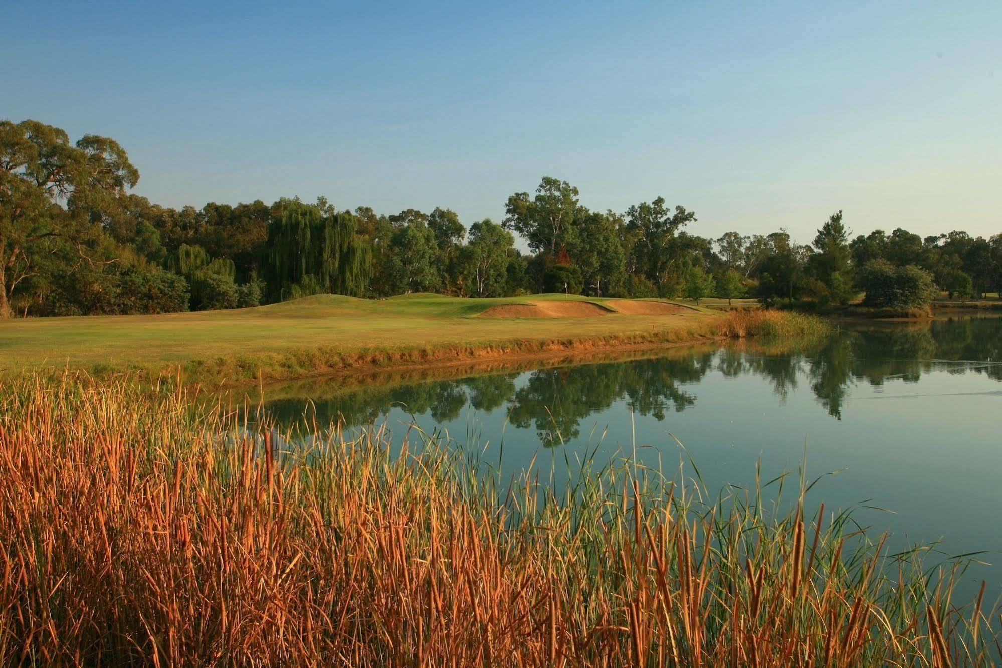 Thurgoona Country Club Resort Exterior photo